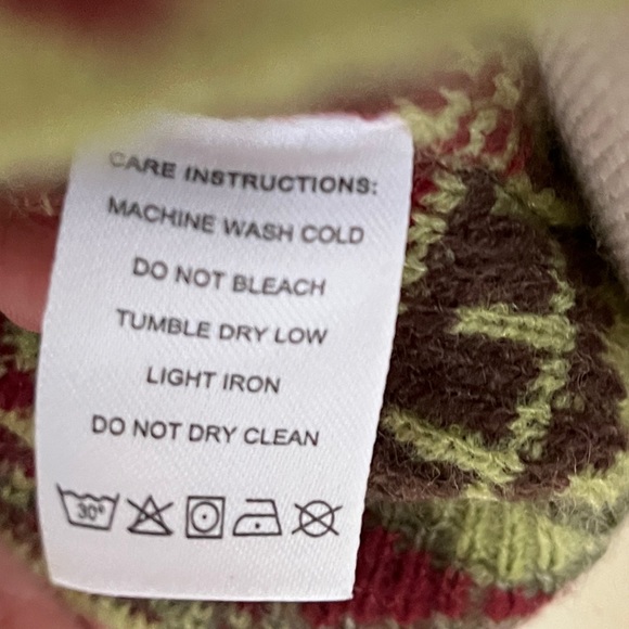 Tribal Pattern Soft Sweater. - Picture 8 of 8